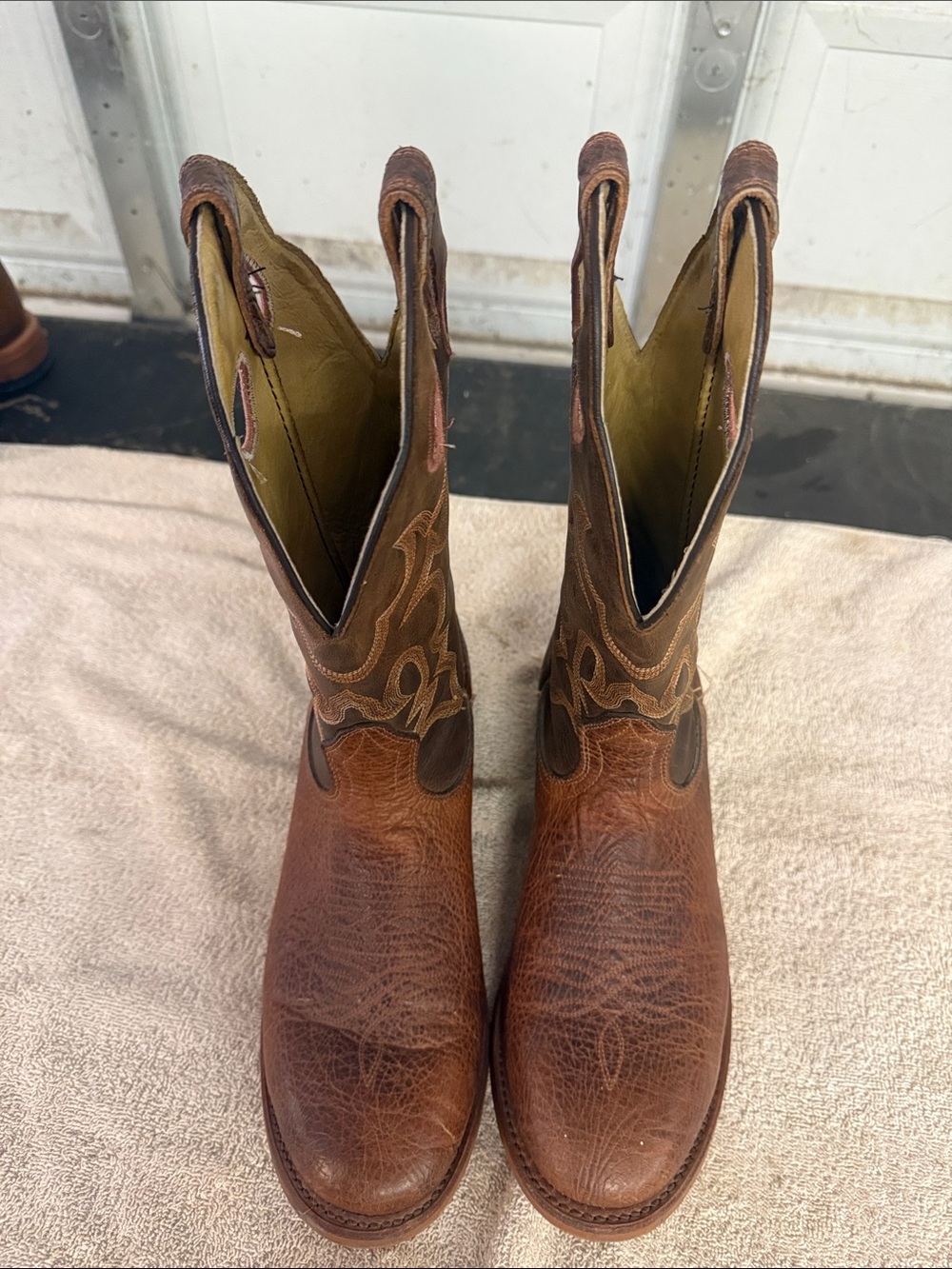 Men's Brown Leather Western Cowboy Boots with Decorative Stitching